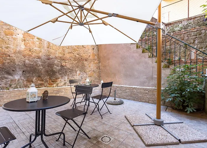 Capital Апартаменты *